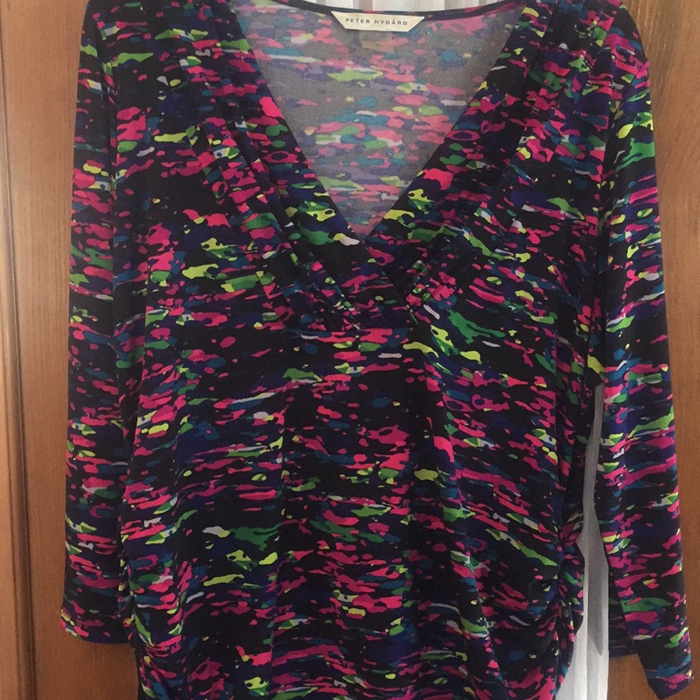 Multicolored (navy, green, magenta) vneck top